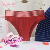 《AIMEI GIAREN》親密物語！絲滑冰絲條紋褲頭低腰三角褲﹝酒紅﹞